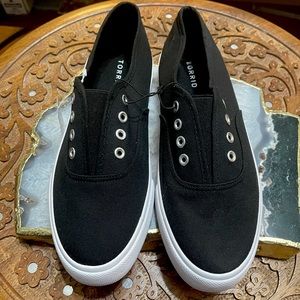 Torrid No lace up slip on sneakers